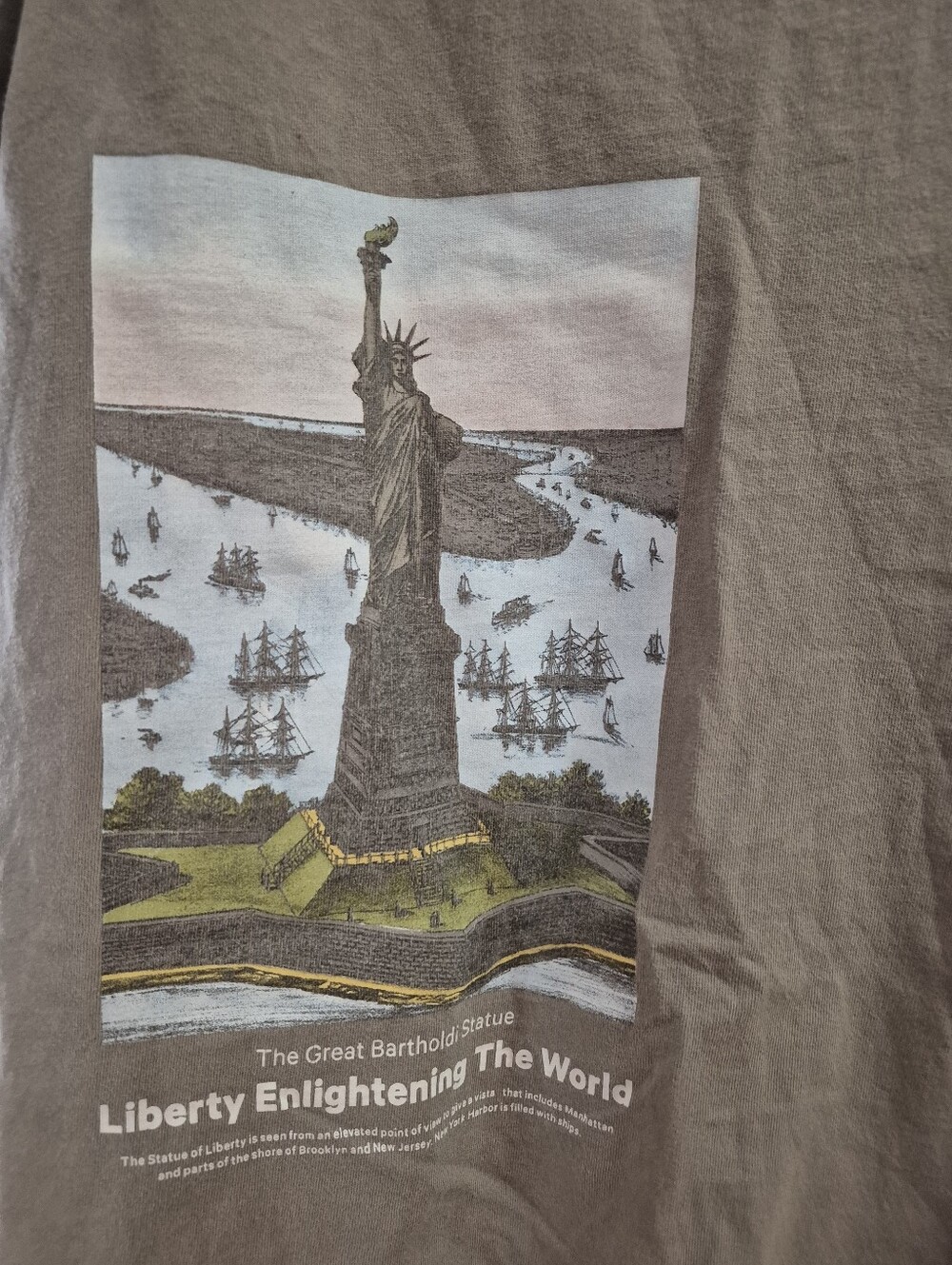 Liberty Enlightening The World Statue Graphic Tee - Taupe